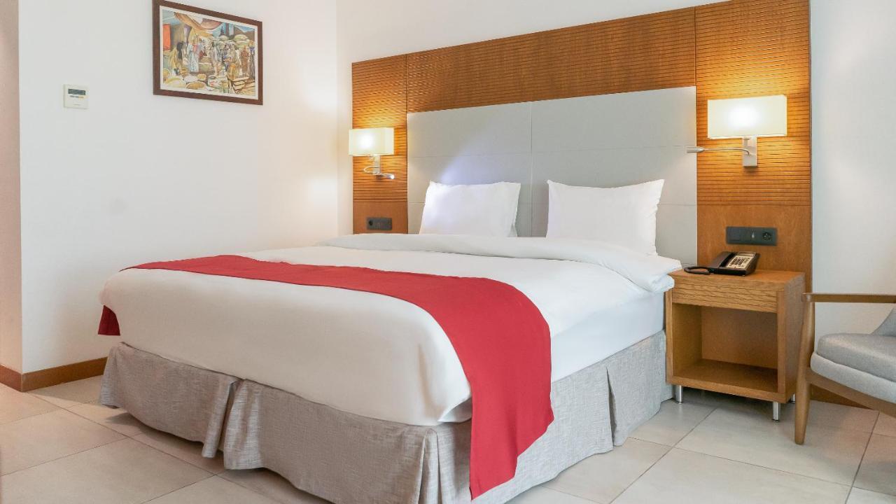Star Land Hotel Bastos Yaoundé Dış mekan fotoğraf