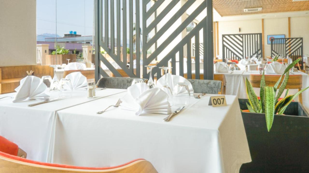 Star Land Hotel Bastos Yaoundé Dış mekan fotoğraf