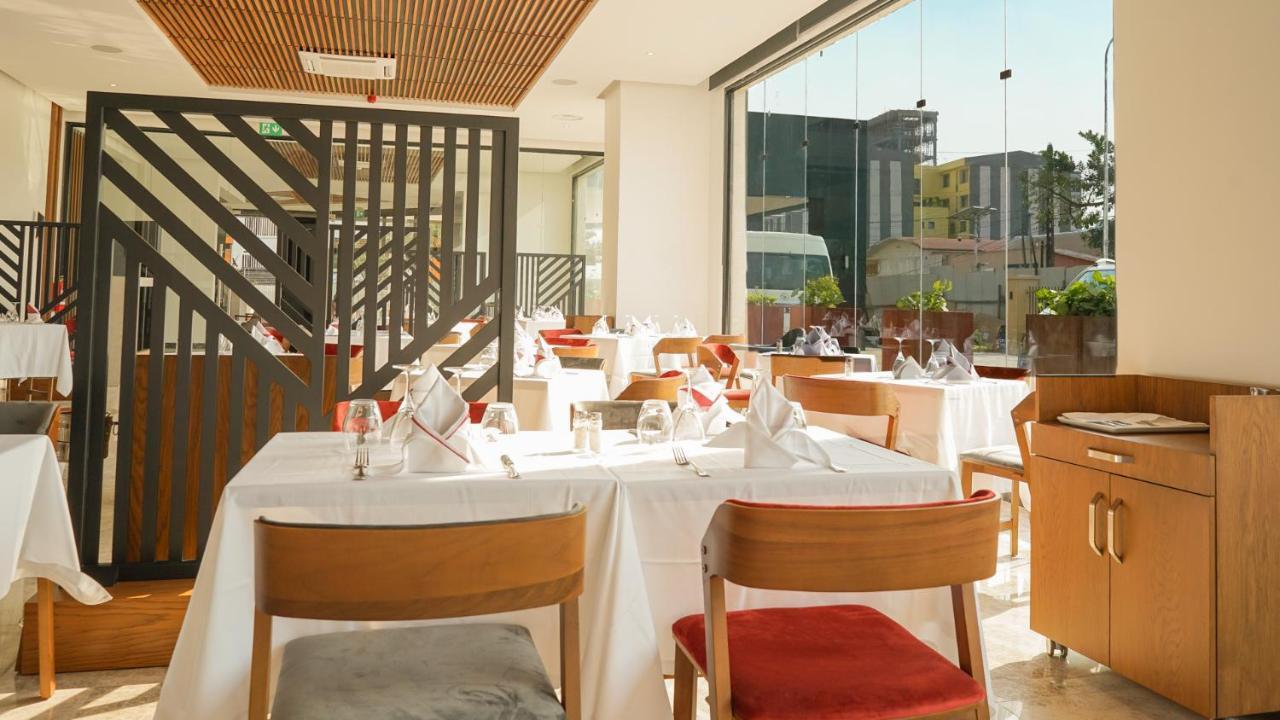 Star Land Hotel Bastos Yaoundé Dış mekan fotoğraf