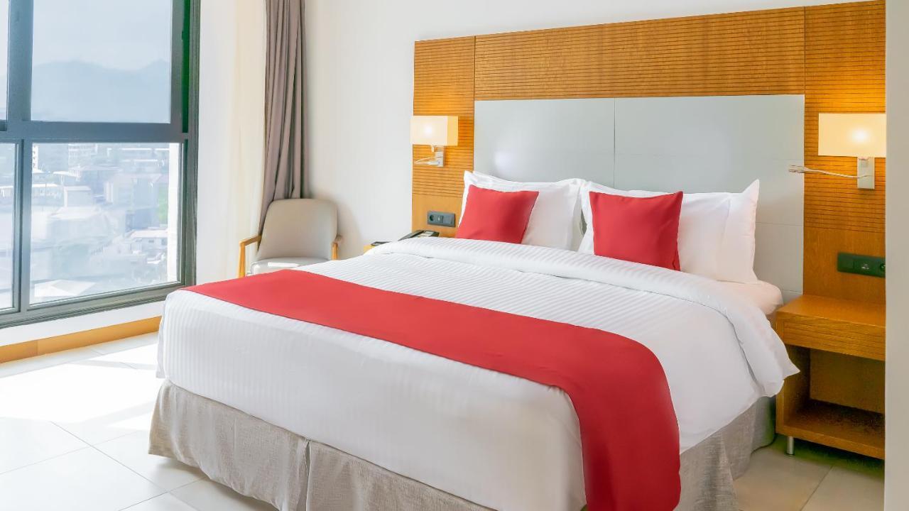 Star Land Hotel Bastos Yaoundé Dış mekan fotoğraf