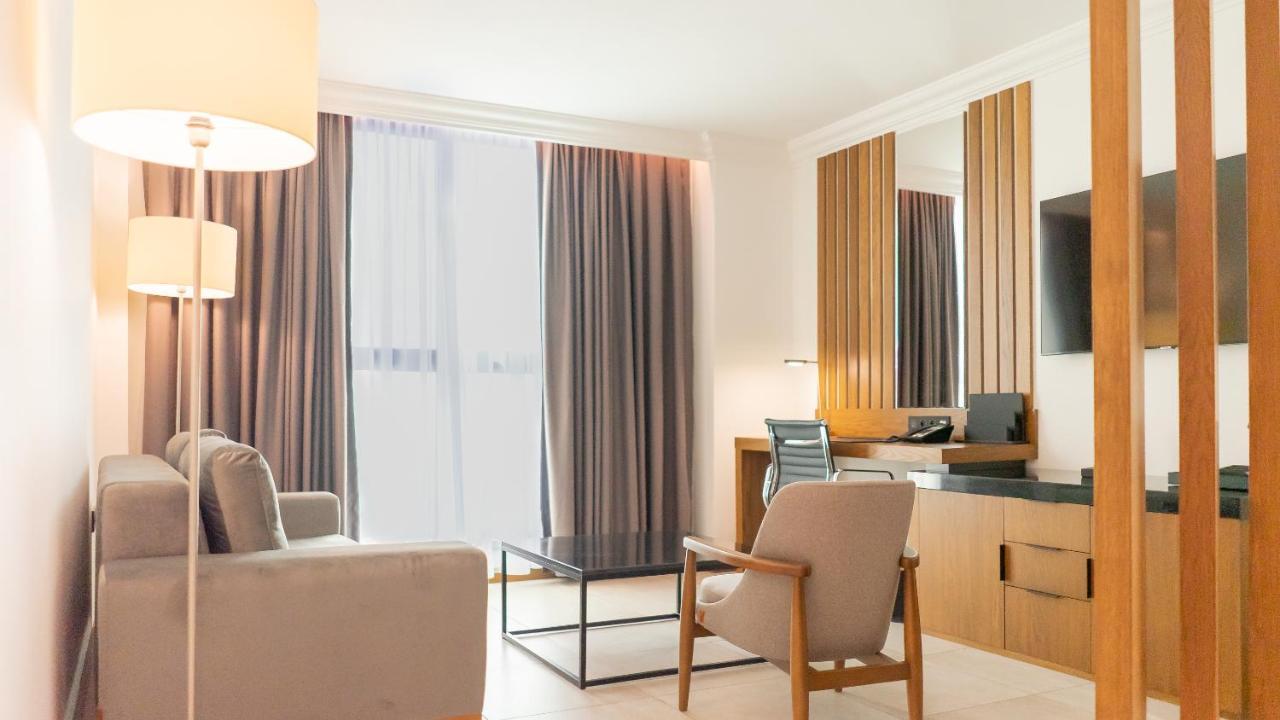 Star Land Hotel Bastos Yaoundé Dış mekan fotoğraf