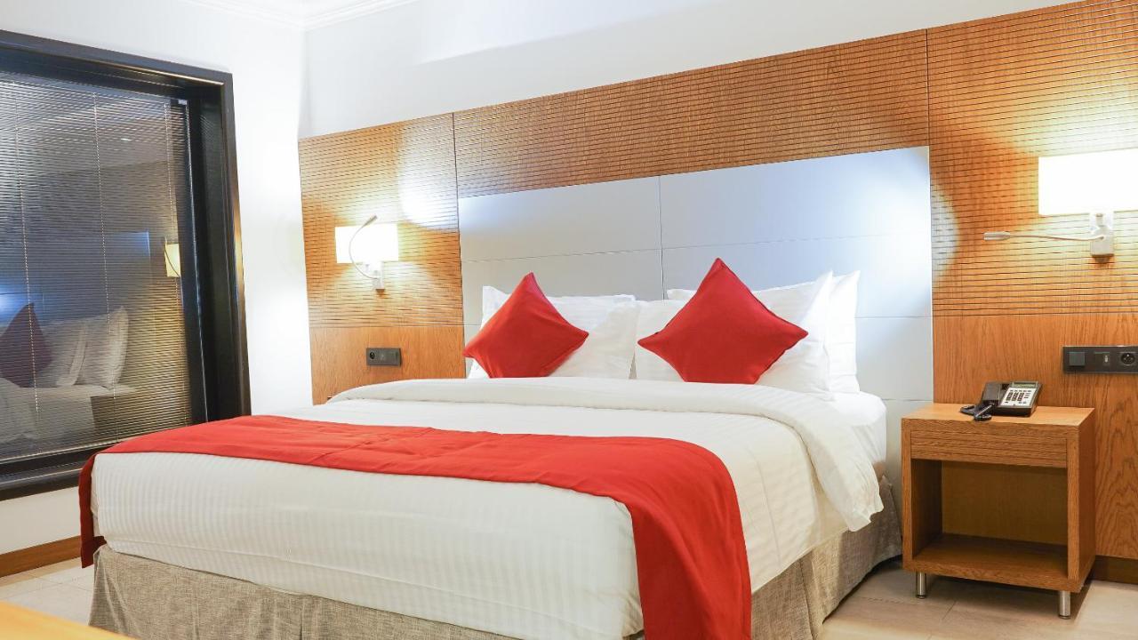 Star Land Hotel Bastos Yaoundé Dış mekan fotoğraf