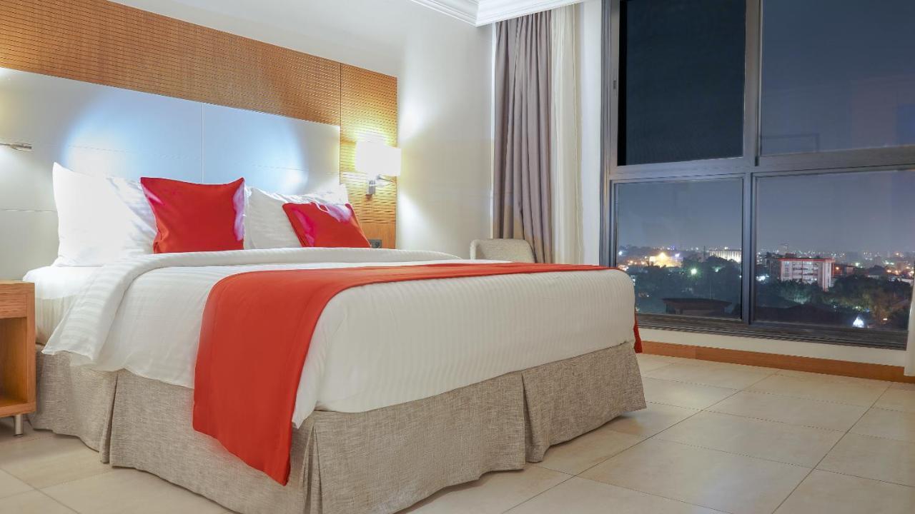 Star Land Hotel Bastos Yaoundé Dış mekan fotoğraf