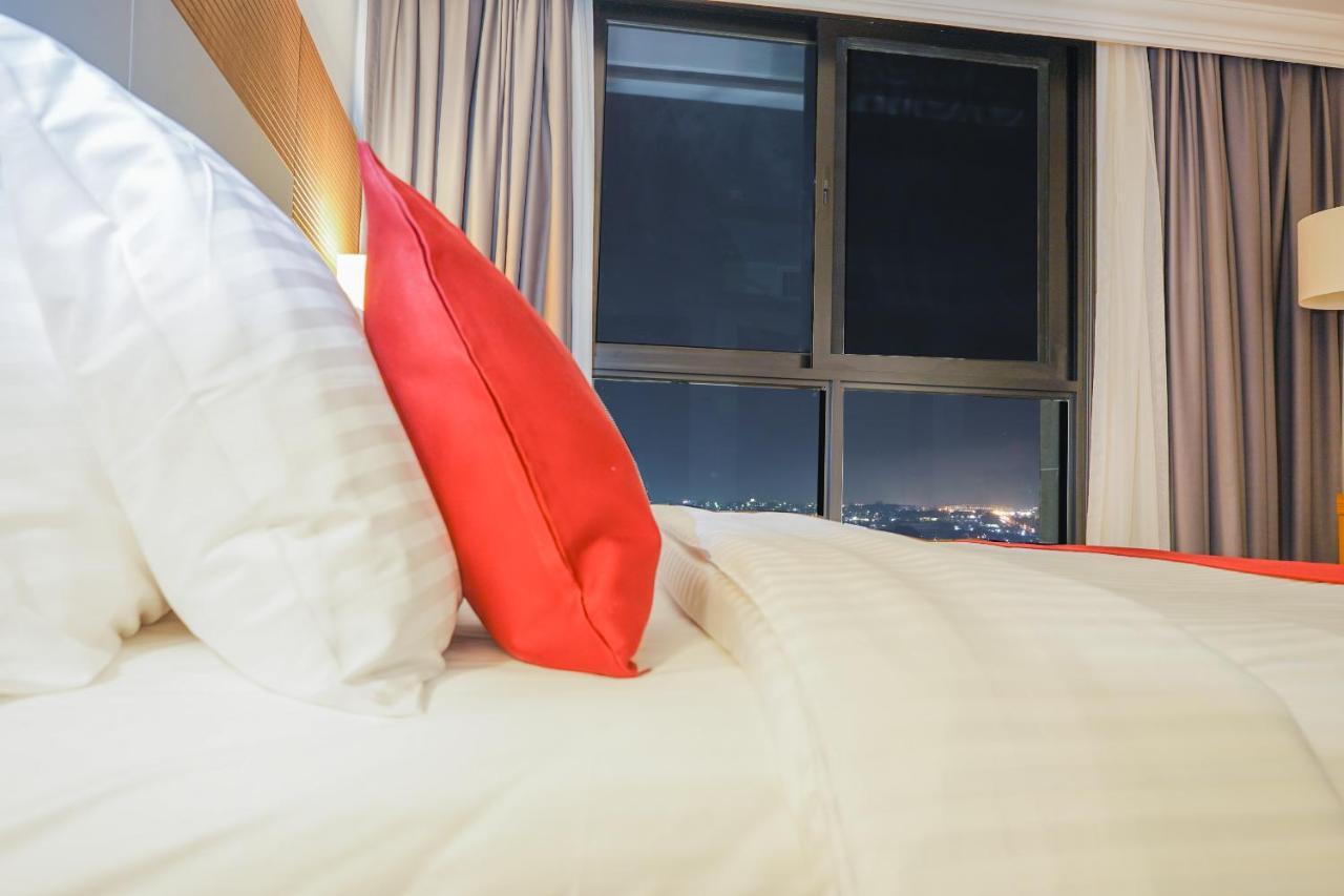 Star Land Hotel Bastos Yaoundé Dış mekan fotoğraf