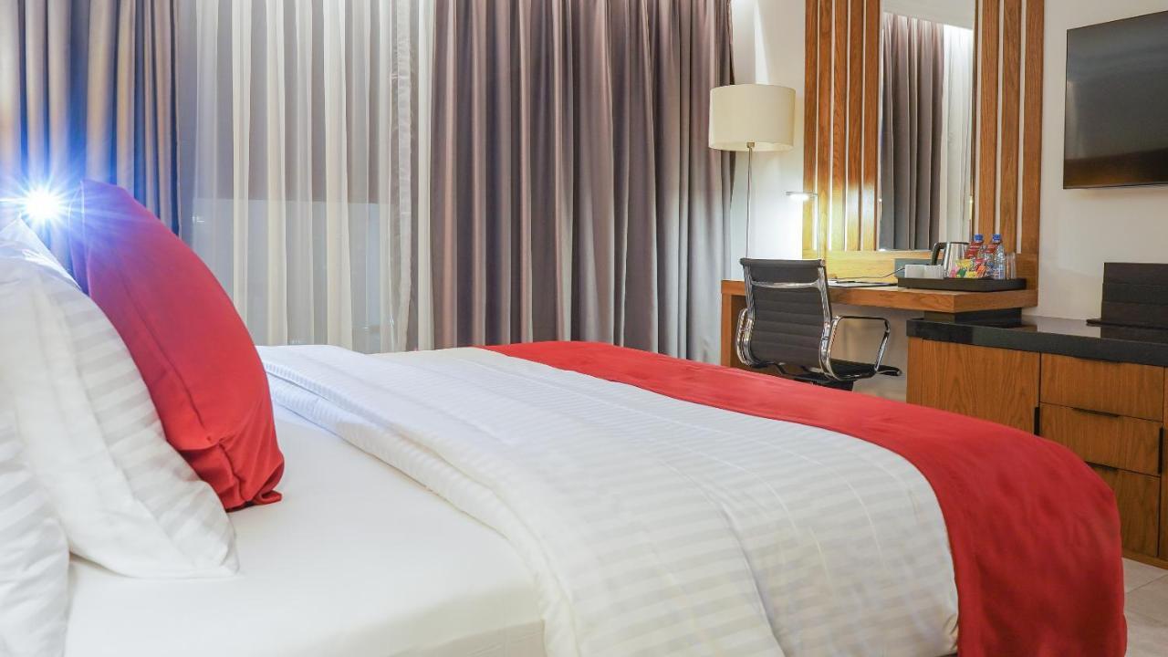 Star Land Hotel Bastos Yaoundé Dış mekan fotoğraf